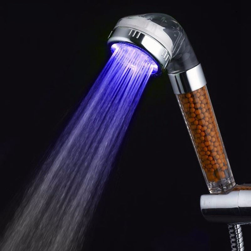 Cap de dus cu LED-uri colorate si granule anti-calcar