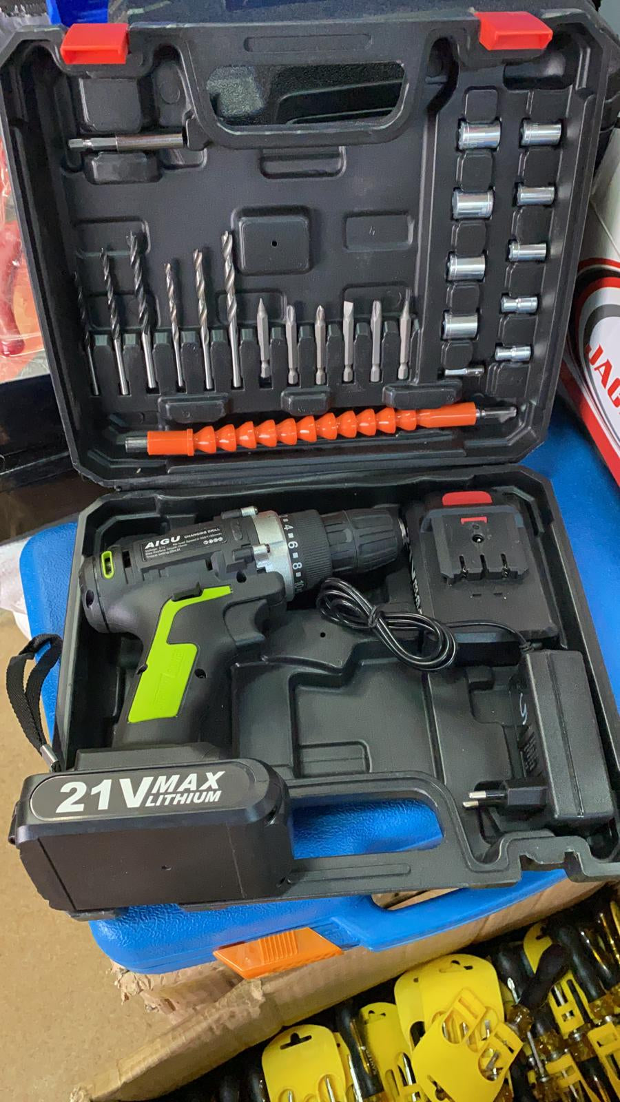 Autofiletanta cu 2 acumulatori 21V, 1150RPM, mandrina 10mm
