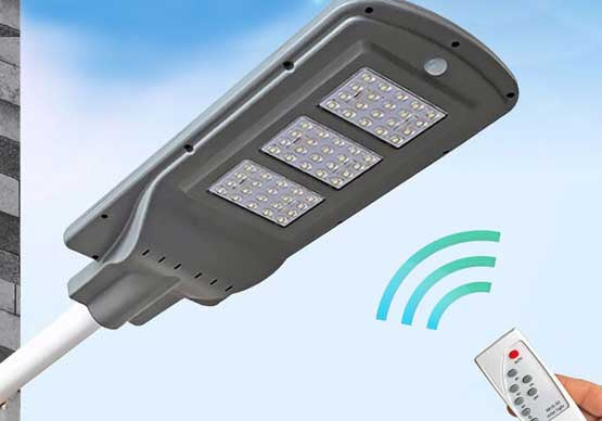Lampa solara LED, 120 W, cu panou solar si telecomanda