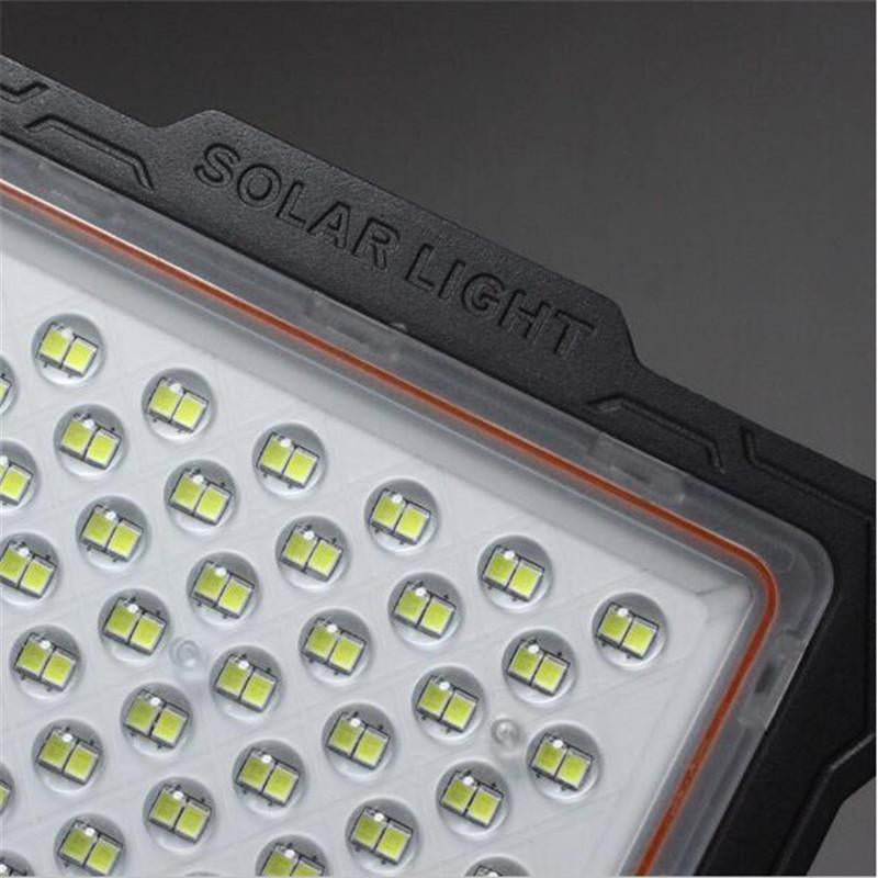 Proiector LED cu Panou Solar KlaussTech, 100W, Camera WiFi HD, Telecomanda, 236 de LED-uri, Waterproof, Consum Redus de Energie, Compact si Ergonomic