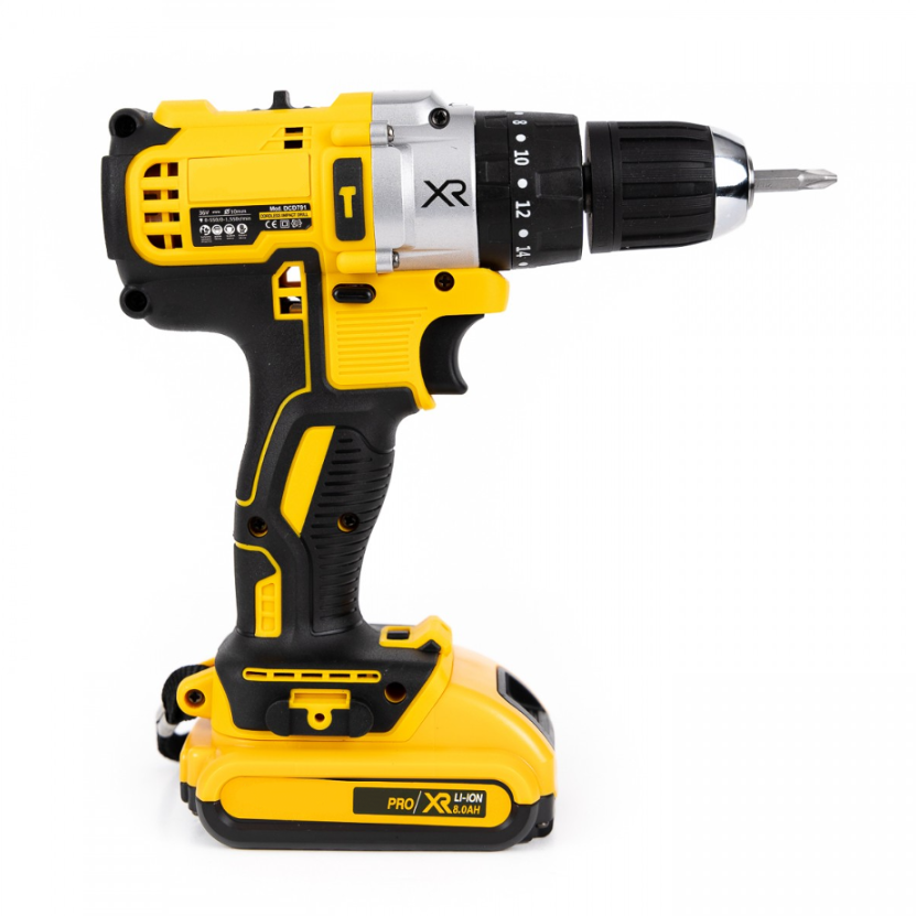 Trusa bormasina XR angrenaj metalic, 2 acumulatori, 36V, 8Ah, incarcator si 30 accesorii
