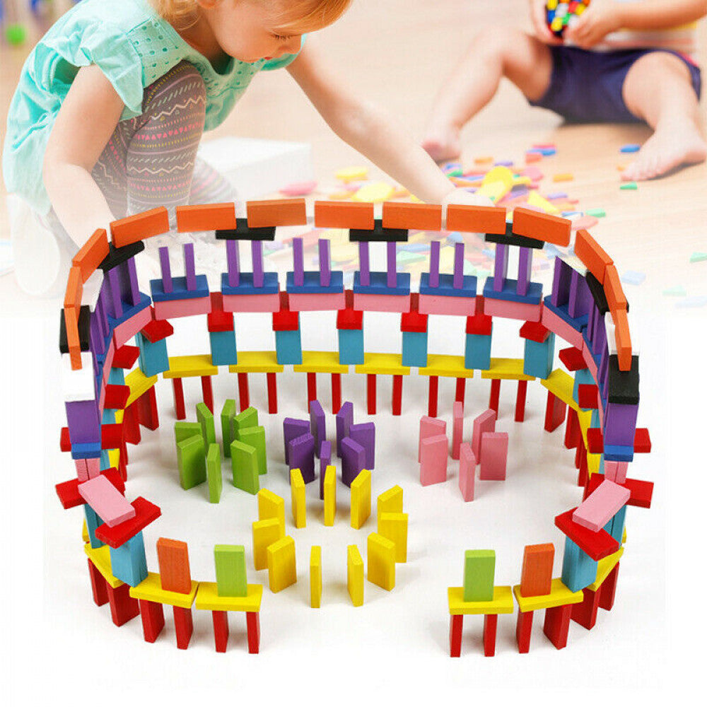 Joc de constructi din lemn colorat