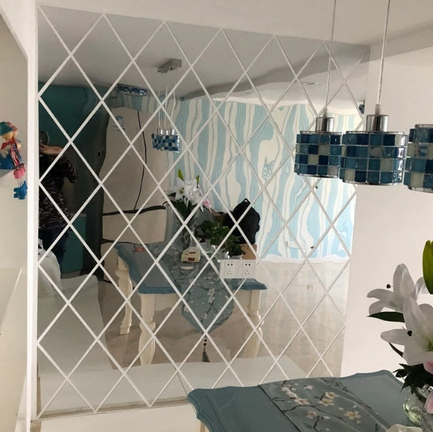 Set 58 Oglinzi Acrilice Diamant Romb Sticker Auto-adeziv Decorativ pentru Baie Living si Bucatarie 100 x 100 cm
