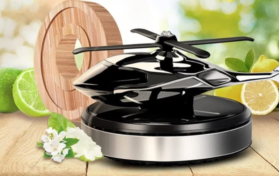 Odorizant auto cu incarcare solara, baza antiderapanta, Ulei parfumat si pipeta incluse, model elicopter