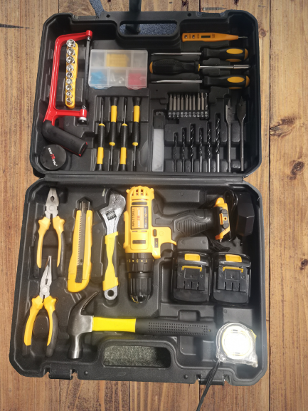 Set bormasina autofiletanta  + percutie, cu 2 acumulatorii 24V + 105 accesorii multiple