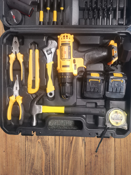 Set bormasina autofiletanta  + percutie, cu 2 acumulatorii 24V + 105 accesorii multiple