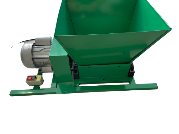 ZDROBITOR STRUGURI CU MOTOR ELECTRIC 1.5 kW